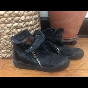 AS 98 hidden heel athletic bootie